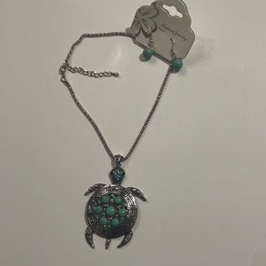 Turquoise necklace with earrings